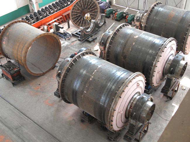 球磨機(jī)生產(chǎn)車間 球磨機(jī)生產(chǎn)車間