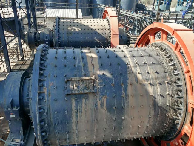 球磨機(jī)生產(chǎn)現(xiàn)場
