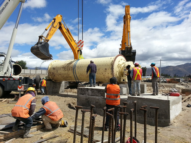 球磨機(jī)安裝現(xiàn)場