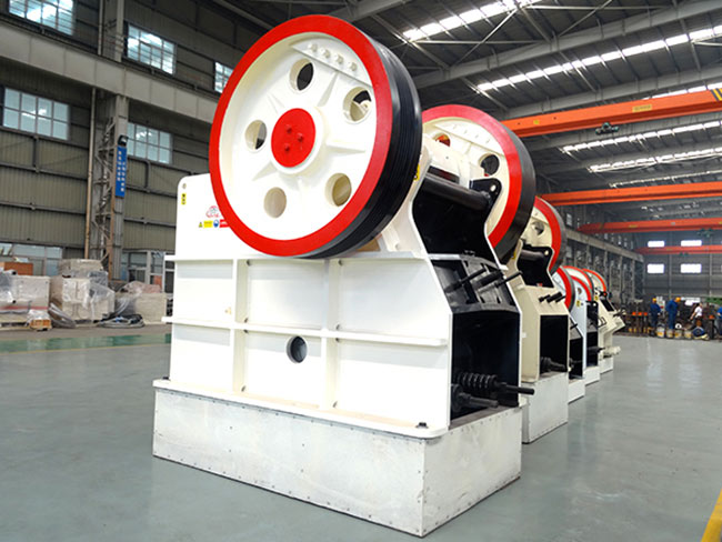 新型顎式破碎機(jī) 新型顎式破碎機(jī)