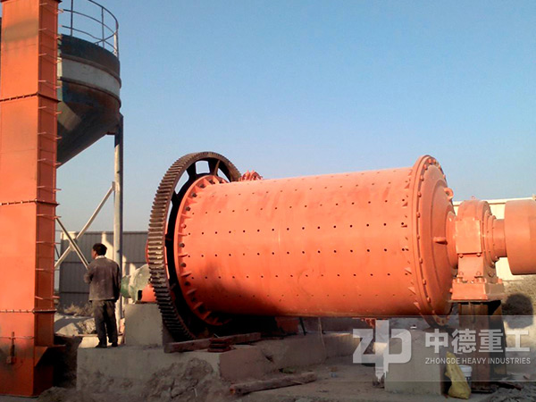 圓錐球磨機生產(chǎn)中 圓錐球磨機生產(chǎn)中