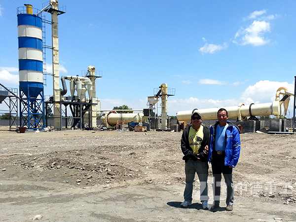 技術(shù)工程師為客戶服務(wù) 技術(shù)工程師為客戶服務(wù)