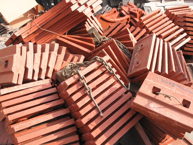 制作球磨機(jī)襯板的材質(zhì)很多