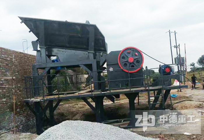 移動(dòng)石子破碎機(jī)一臺(tái)就能用