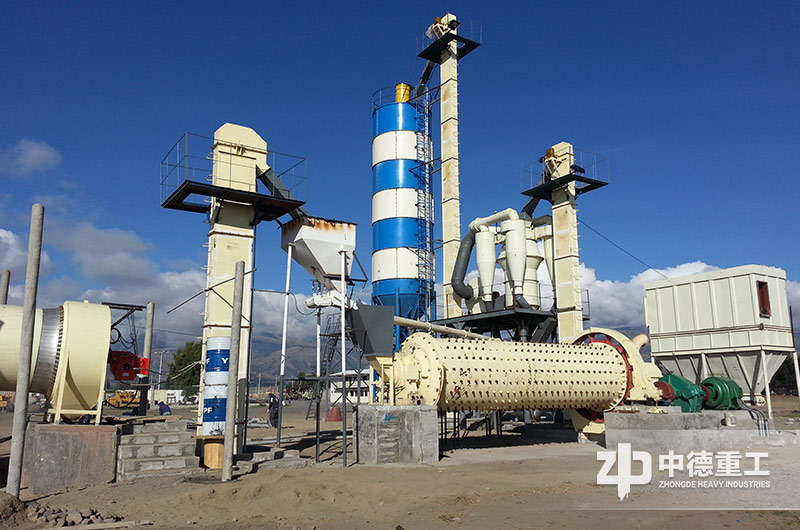 球磨機(jī)制砂生產(chǎn)現(xiàn)場(chǎng)實(shí)景 球磨機(jī)制砂生產(chǎn)現(xiàn)場(chǎng)實(shí)景