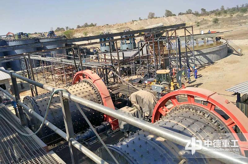 棒磨機室外制沙生產現場