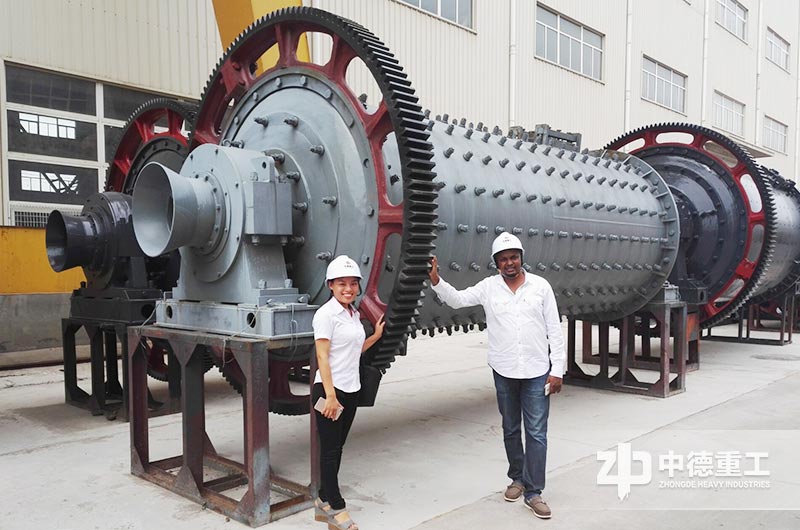 客戶來廠參觀球磨制砂機 客戶來廠參觀球磨制砂機